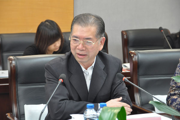 深圳工业大奖独立评审团主席廖军文主持会议