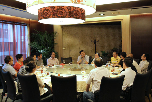 主席餐叙会1.jpg