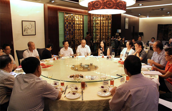 主席餐叙会2.jpg