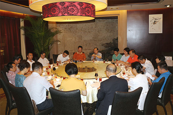 主席餐叙会1.jpg